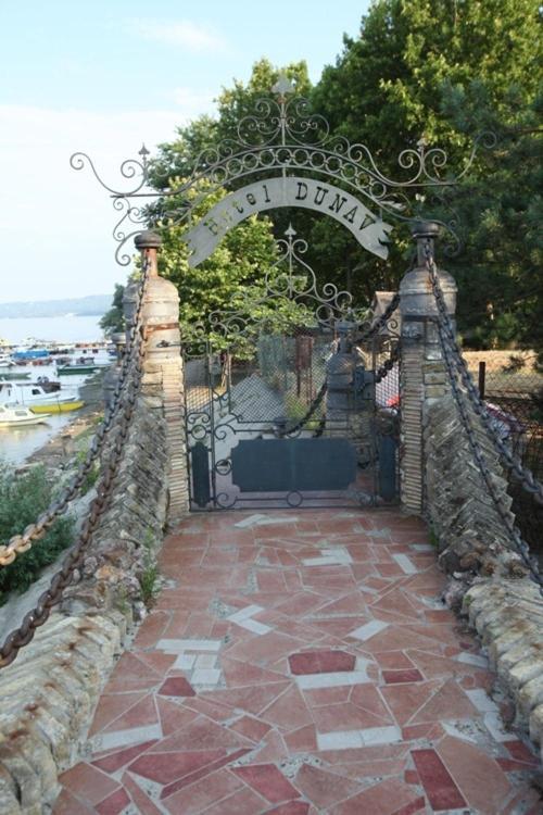 Hotel Dunav Sremski Karlovci Esterno foto